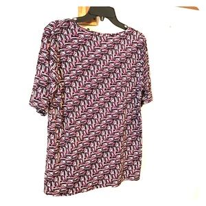 Women’s fancy pull over top.